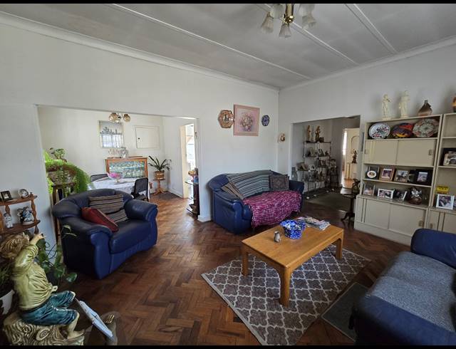 3 BEDROOM FREEHOLD FOR SALE IN REWLATCH